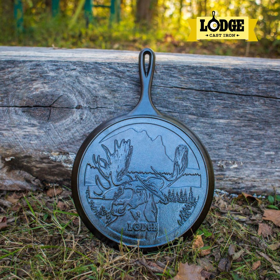 Chảo gang đúc, đáy hình nai sừng tấm Lodge 26.67 cm - L9OGWLMO. Dùng chiên, rán, áp chảo, nướng, đổ bánh, làm Beefsteak