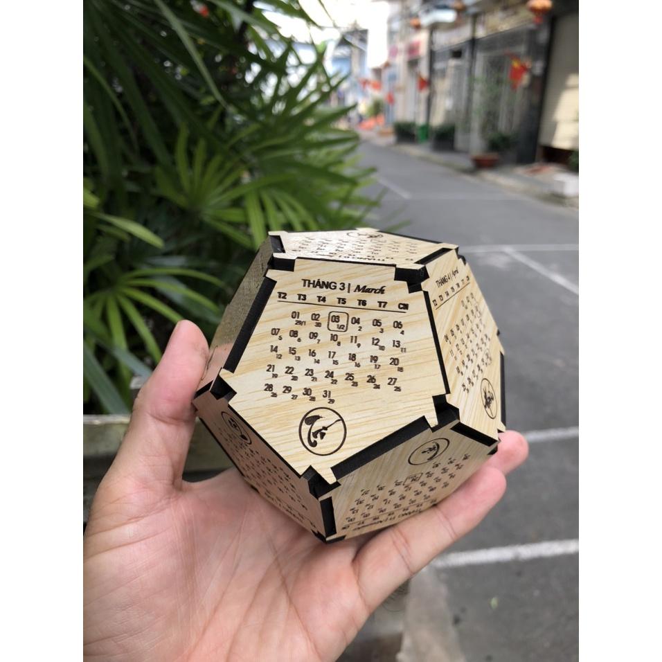 Trái Lịch Ngũ Giác - 12 Tháng Thư Pháp