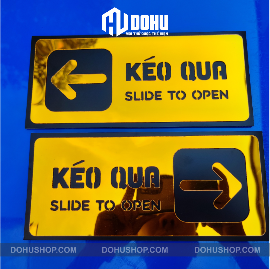 Bảng Gương Vàng Chỉ Dẫn Mở Cửa Kéo Qua - Song Ngữ - Có sẵn keo dán phía sau