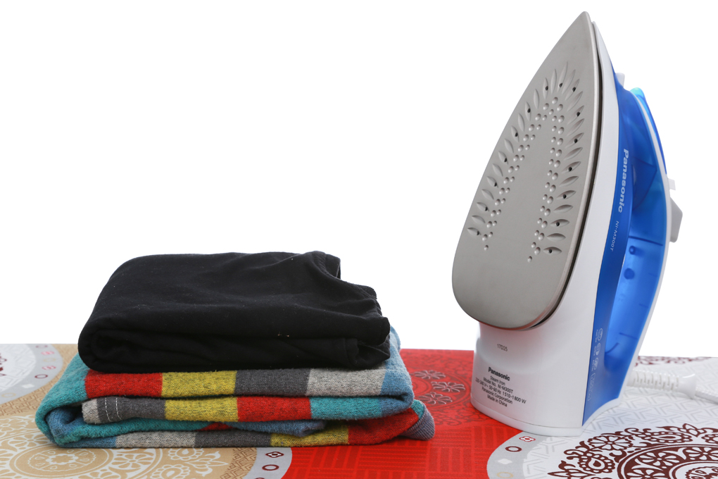 Bàn là hơi nước NI-M300TARA - Hàng chính hãng