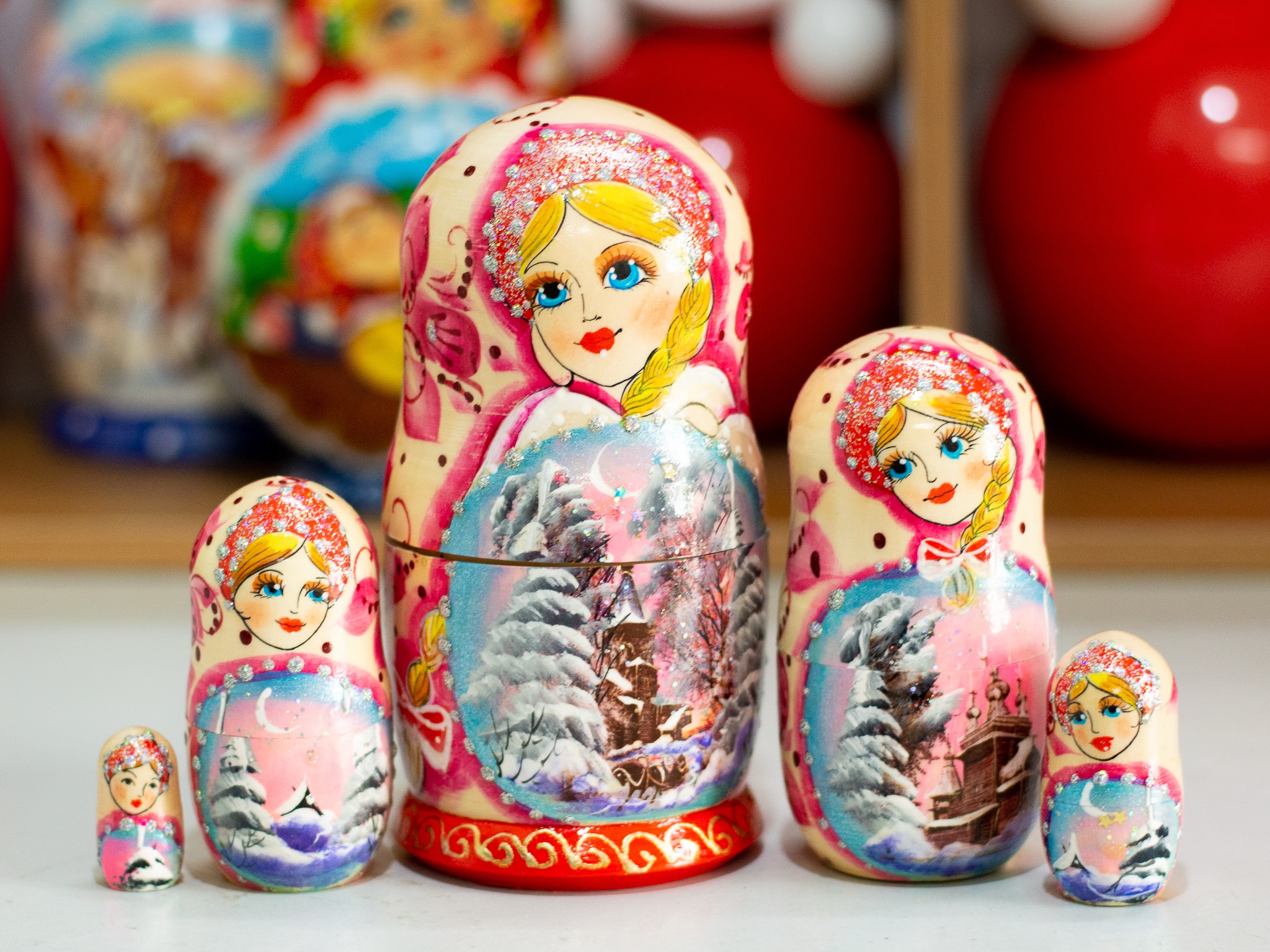 BỘ BÚP BÊ NGA MATRYOSHKA 5 LỚP SIZE 15CM HOA VĂN &quot;PHONG CẢNH MÙA ĐÔNG&quot; MÀU HỒNG