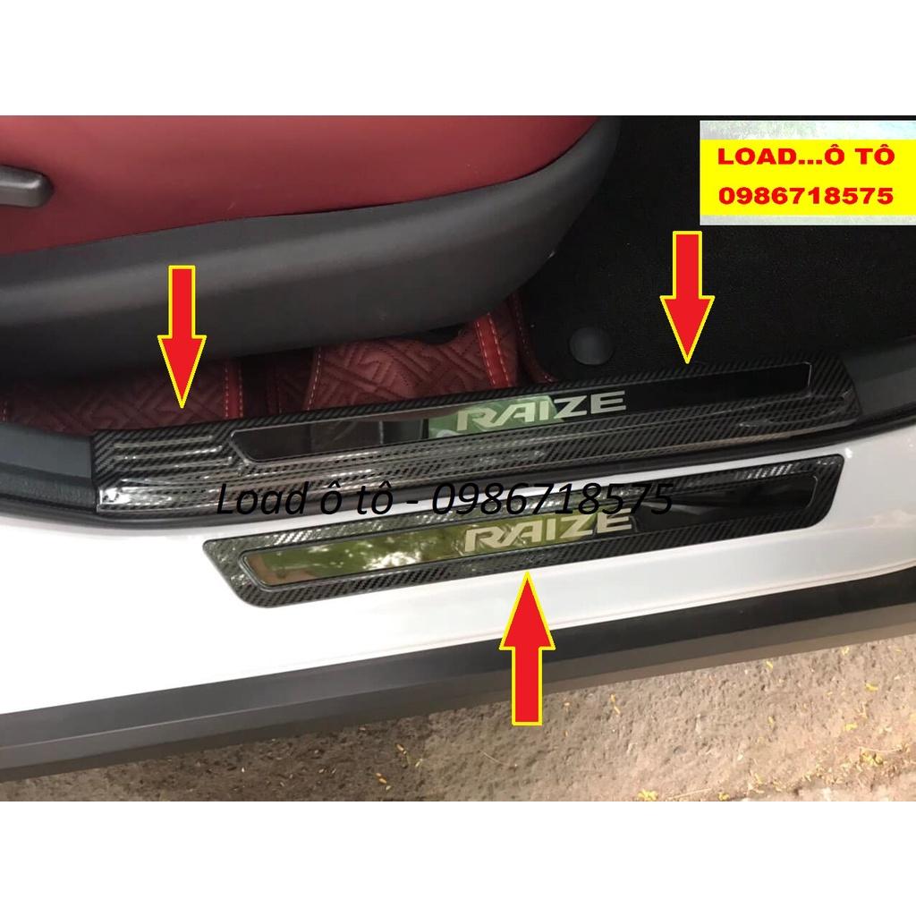 Ốp Bậc Chân, Nẹp Bước Chân Xe Toyota Raize 2022-2021 Mẫu Carbon Cao Cấp