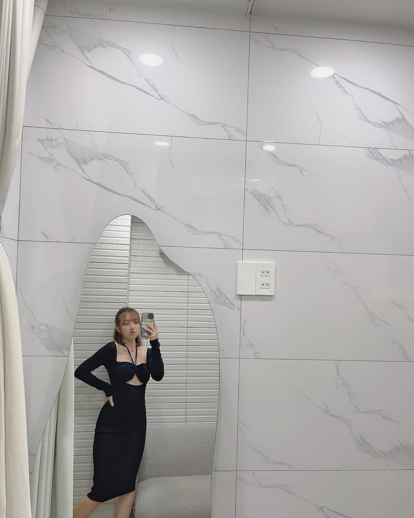 ĐẦM BODY CỔ YẾM ĐEN