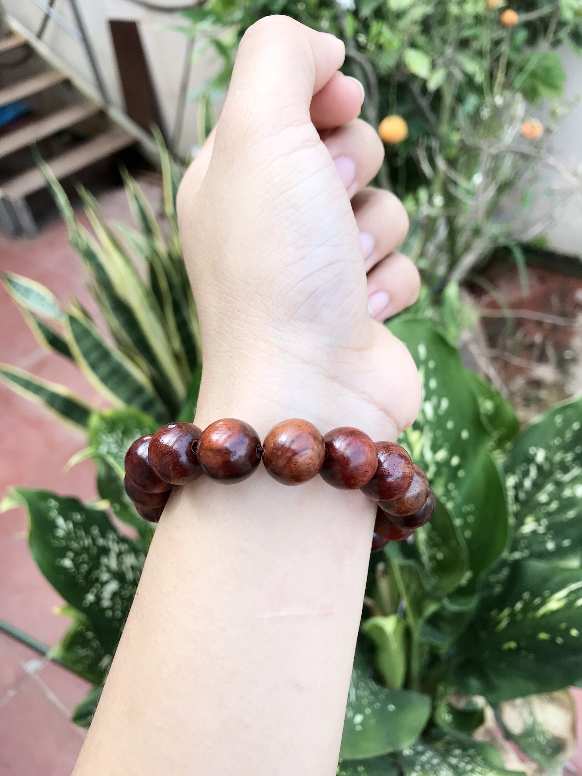 Vòng tay gỗ Trắc Đen / Đỏ màu tự nhiên (BH686) Phong Thủy - Tài Lộc - Bracelet of HAHANCO