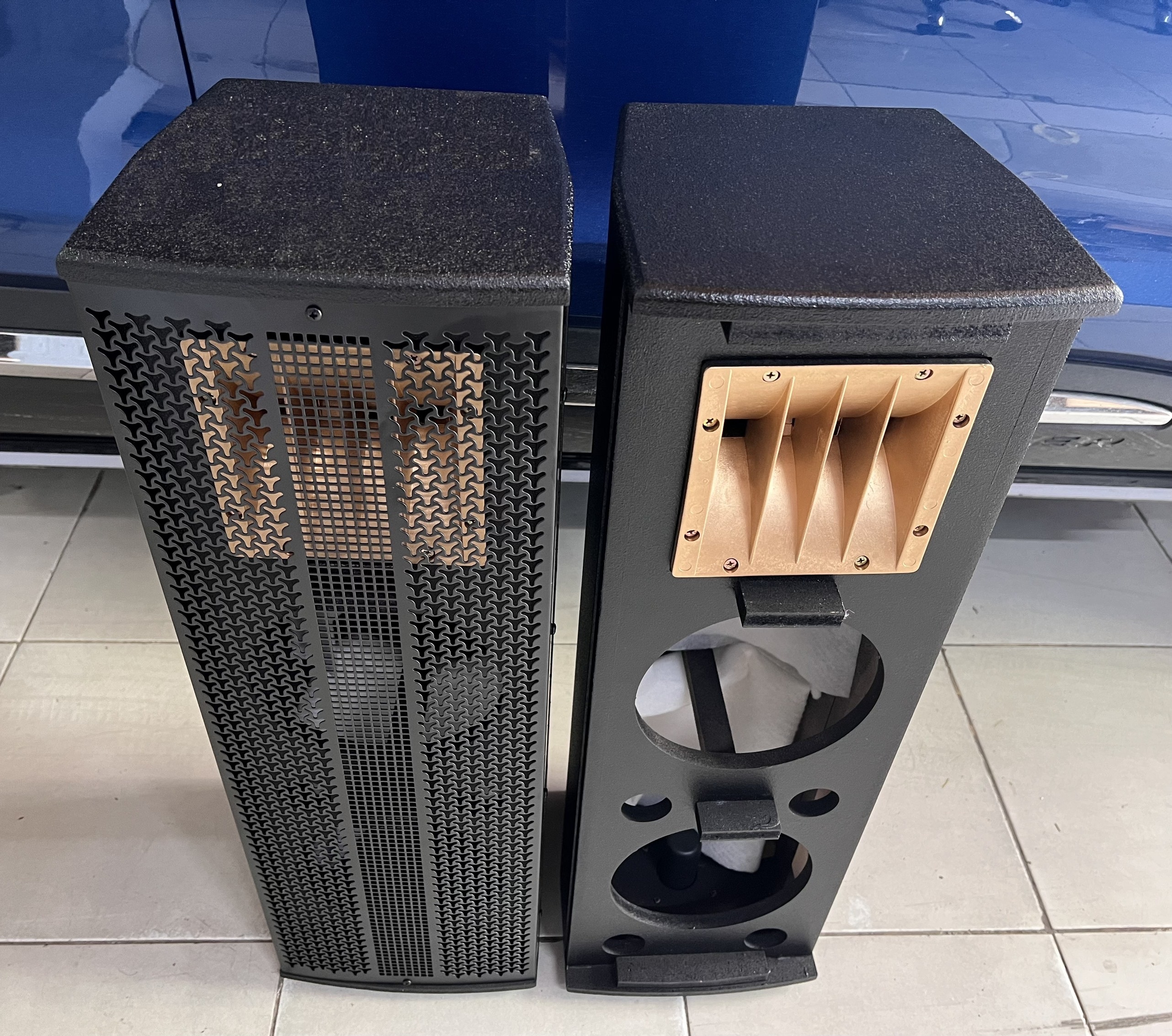 Vỏ thùng loa đứng 2 tấc đôi thùng sơn cao cấp 2 bass đôi 20  và 1 chép kèn Hải Triều (Hàng Chính Hãng)