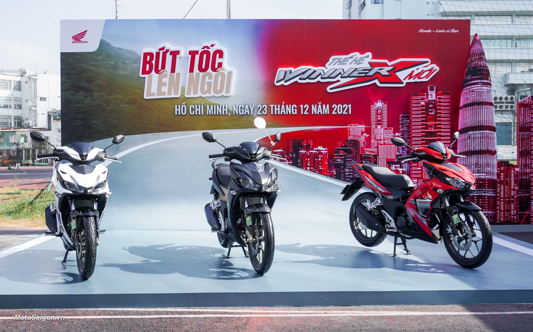 - Xe Máy Honda Winner X 2022 - Phiên bản thể thao - Màu Đỏ Đen