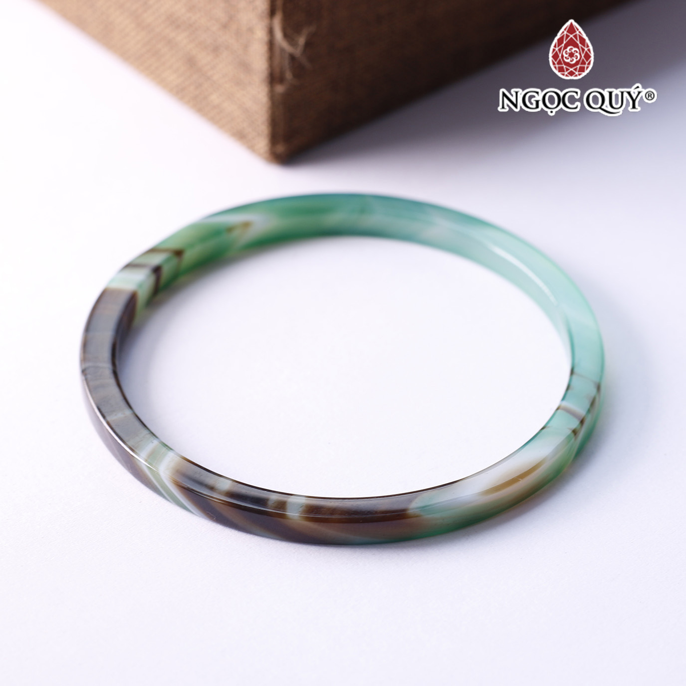 Vòng tay bản mảnh đá mã não - Ngọc Quý