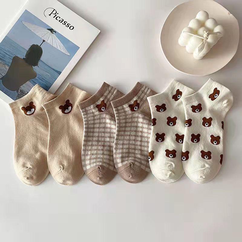 T17- Tất vớ nữ cổ ngắn dễ thương cotton hình gấu màu be mỏng thoáng Urbanize - Chọn ngẫu nhiên