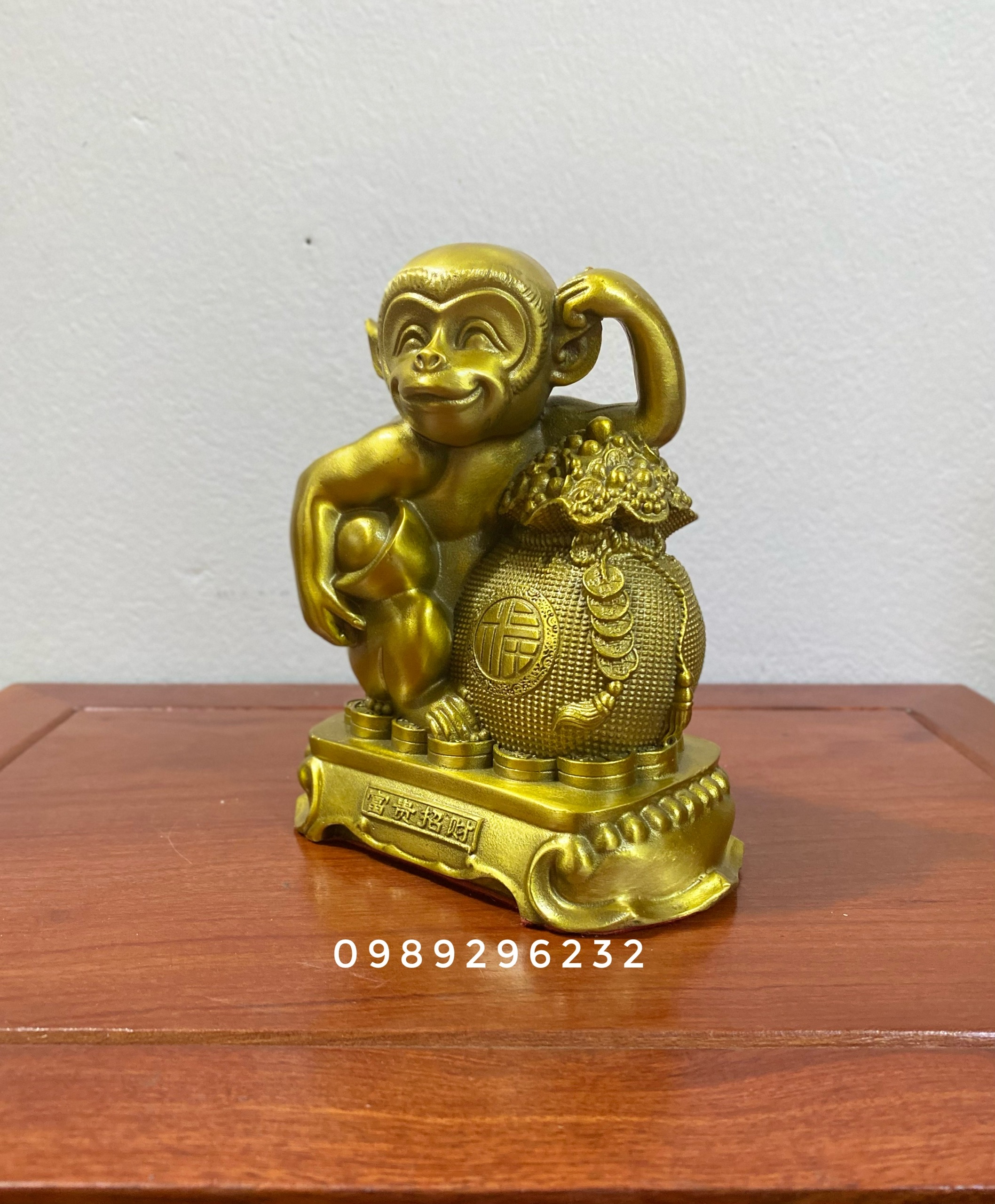 Tượng linh vật Khỉ bằng đồng vàng