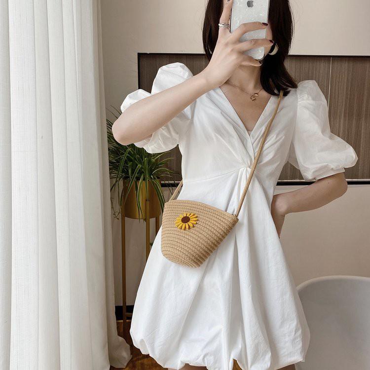 Straw Woven Bag Women's New Small Flower Woven Bucket Bag Mori Style Girl One-Shoulder Messenger Bag
