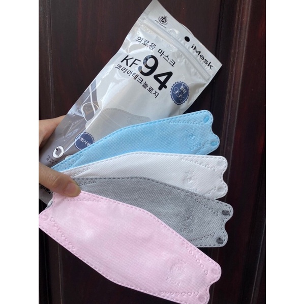 Thùng 300 chiếc khẩu trang KF94 Duy Khánh chống bụi mịn và kháng khuẩn theo công nghệ Hàn Quốc đầy đủ màu