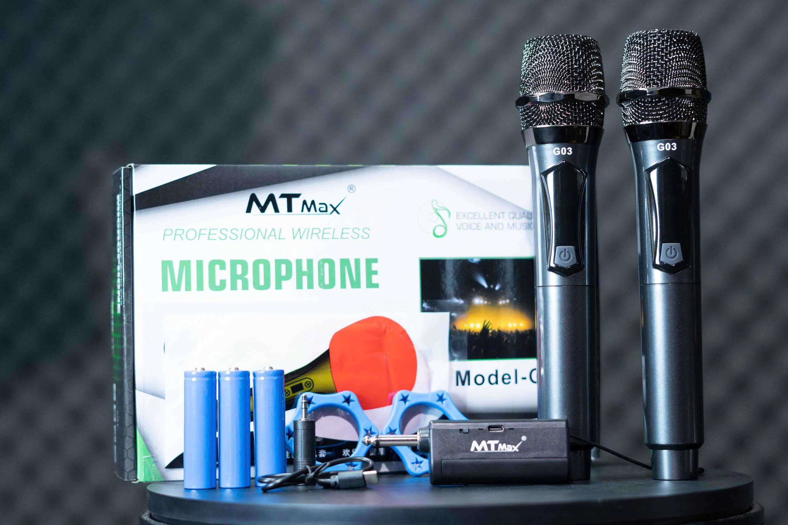Micro Karaoke G03 Pin Sạc - Micro Không Dây Cao Cấp Chính Hãng, Âm Thanh Trong Trẻo, Mạch Chống Hú Cao Cấp , Chuyên Dùng Cho Loa Kéo, Mixer, Amply Hiện Đại hàng nhập khẩu