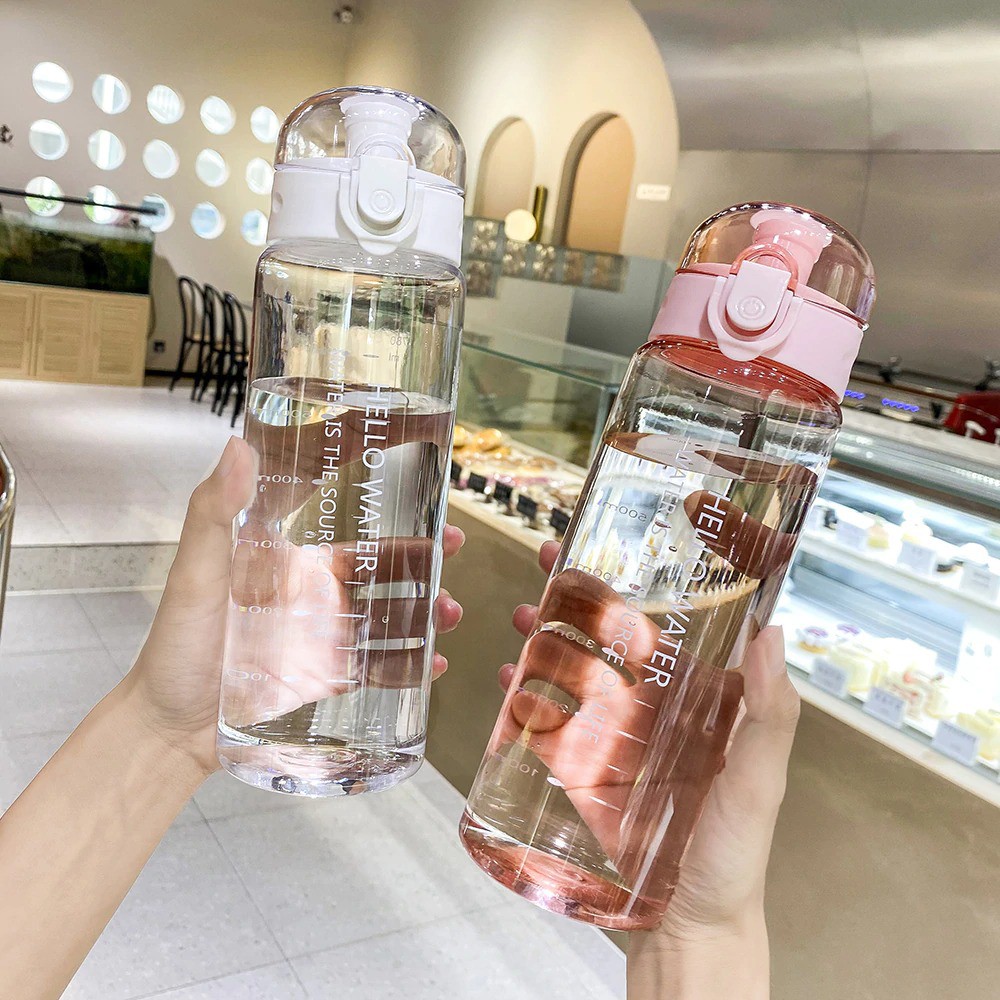Bình Đựng Nước Nhựa Trong Thể Thao HELLO WATER Cute Dễ Thương 780ml Có Vạch Chia Và Quai Xách