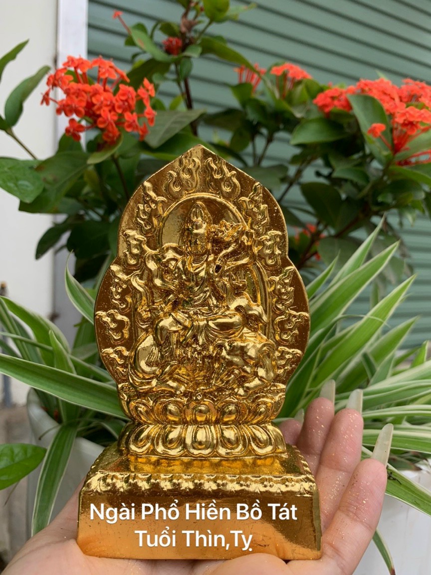 Tượng bản mệnh ngài phổ hiền bồ tát hợp tuổi bằng gỗ bách xanh pu dát vàng cao cấp