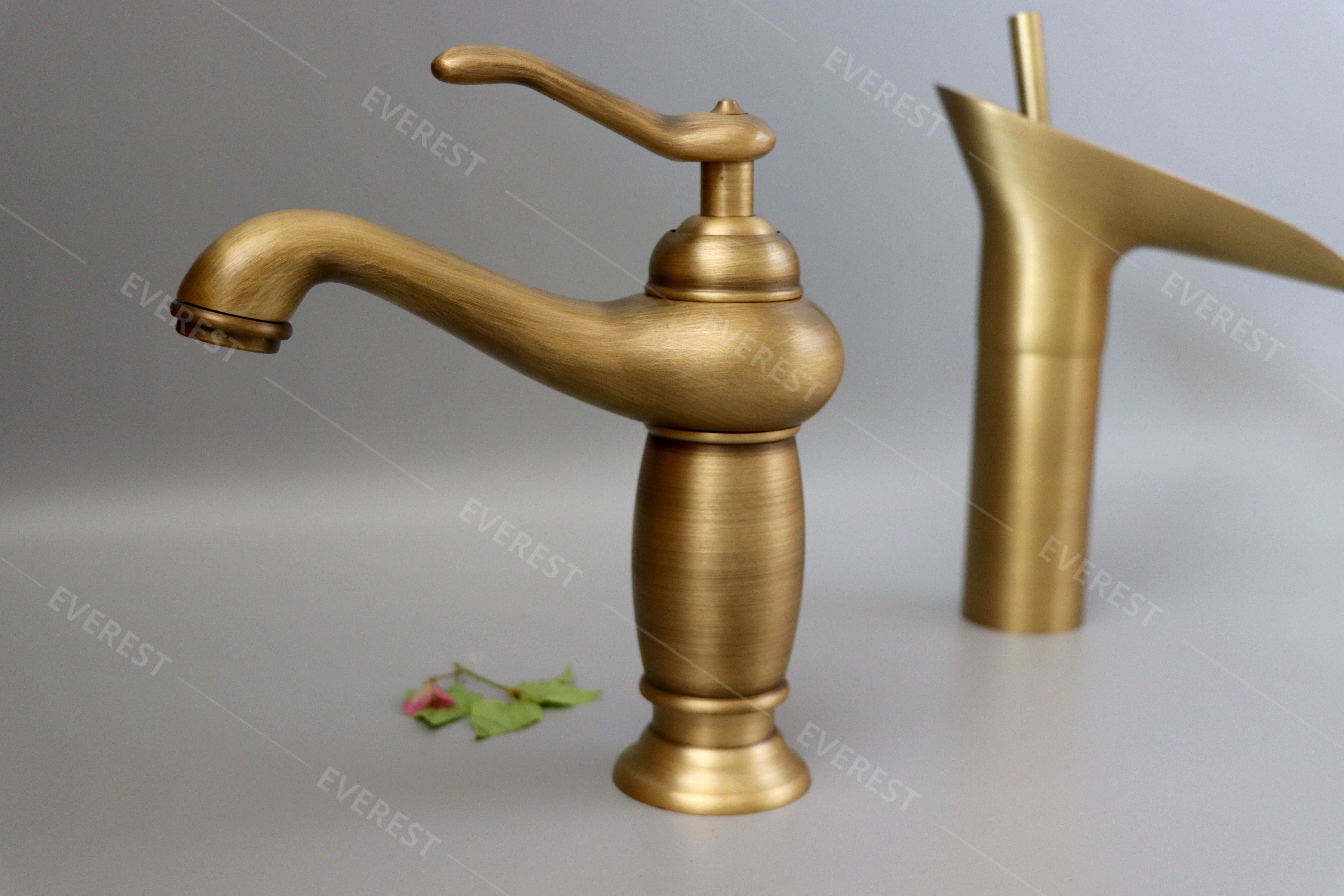 Vòi lavabo bằng đồng EVEREST EV-2004