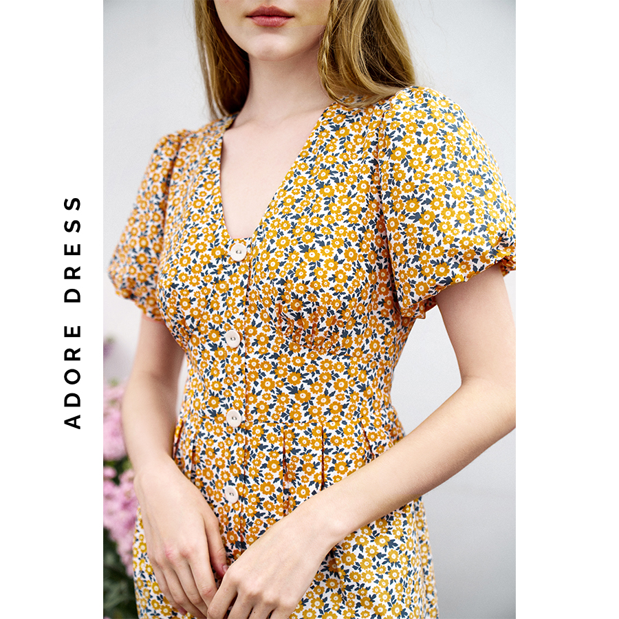 Đầm mini dress thô in họa tiết hoa nhí vàng nền be 3ASDR1143 ADORE DRESS