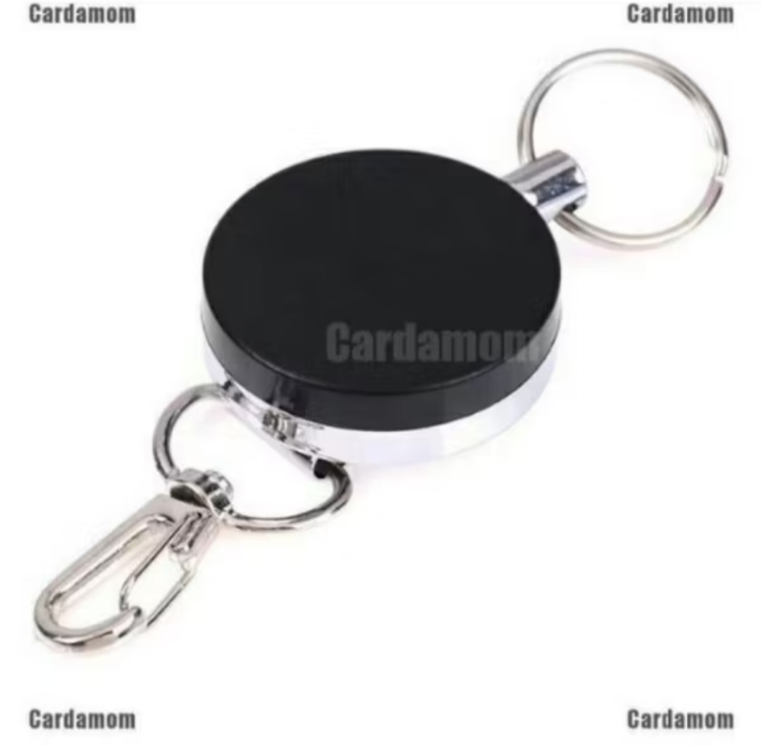 1 CÁI MÓC KHÓA ĐEO THẺ MÓC BÓP VÍ CÓ DÂY RÚT KÉO AN TOÀN THUẬN TIỆN CHO MỌI NGƯỜI