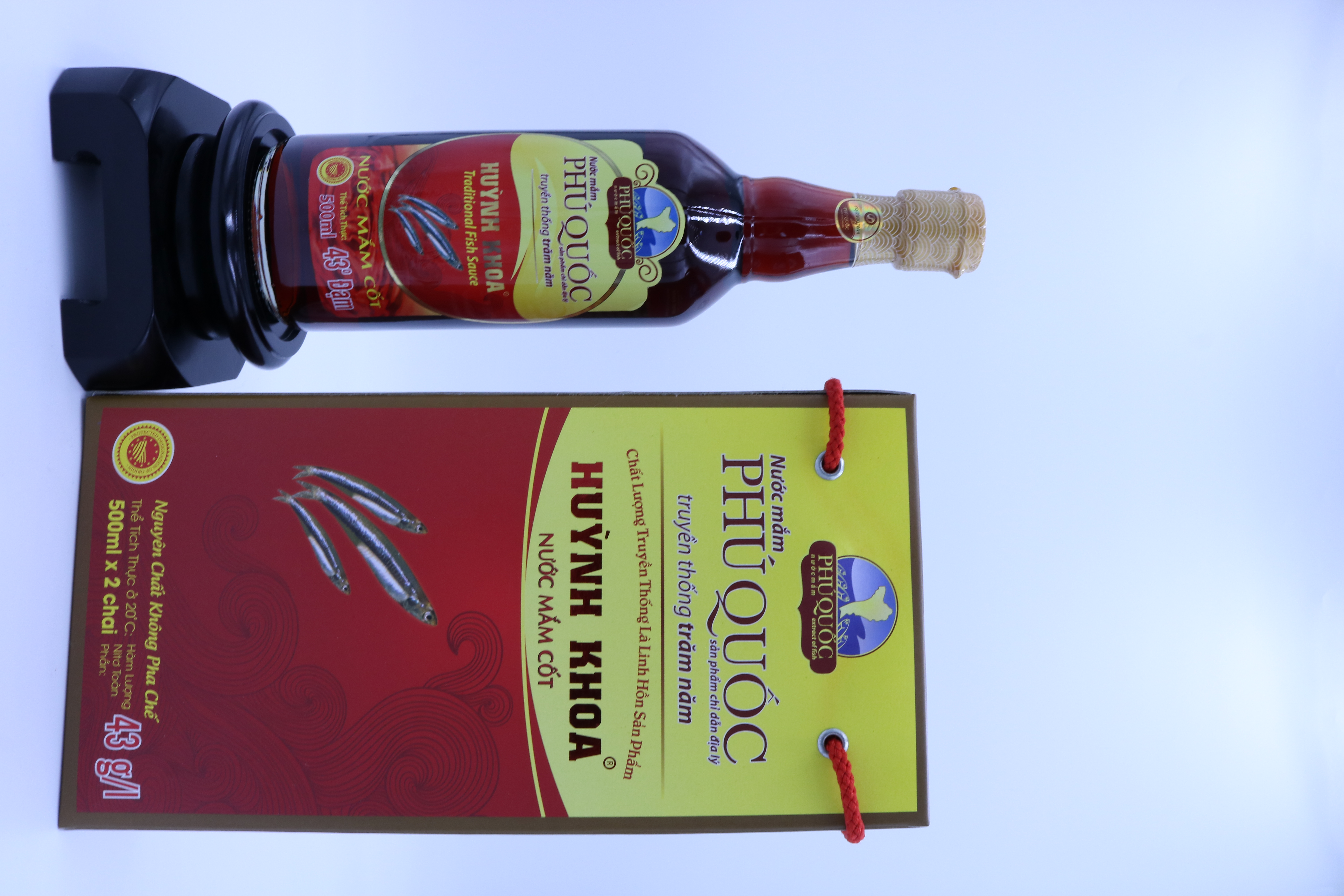 Đặc Sản Kiên Giang - Nước mắm truyền thống Phú Quốc Huỳnh Khoa - 43 độ đạm - Hộp 2 chai 520ml