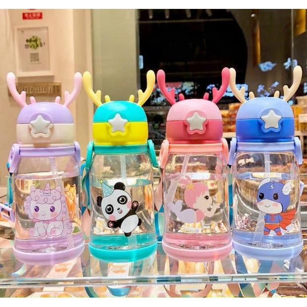 BÌNH ĐỰNG NƯỚC SỪNG HƯƠU CÓ DÂY ĐEO TÍCH HỢP ỐNG HÚT NHIỀU MÀU SẮC ĐÁNG YÊU NHỰA PVC AN TOÀN KHÔNG ĐỘC HẠI