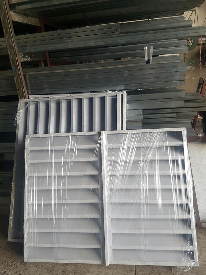 Lam Gió Tôn Mạ Màu Giá 520.000 đ / 1m2