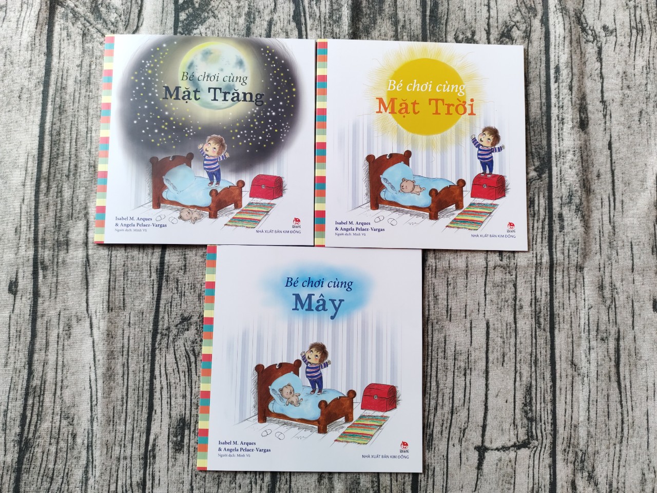 Combo 3 cuốn Bé Chơi Cùng Mây, Mặt Trăng, Mặt Trời