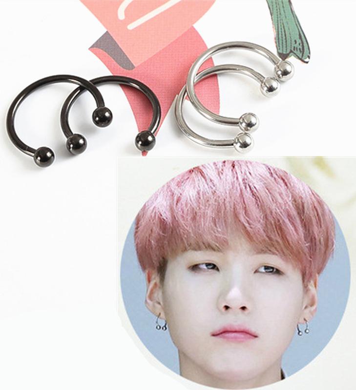Bông tai Suga BTS chữ C KPOP DNA 1 đôi