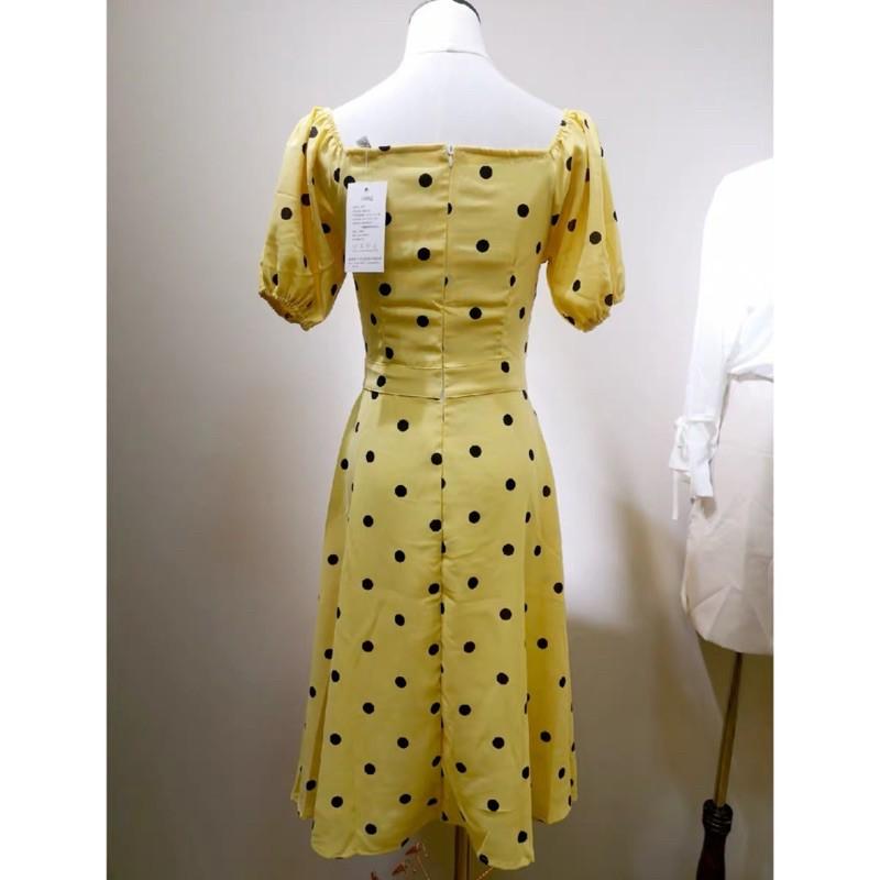 Đầm chấm bi cổ vuông