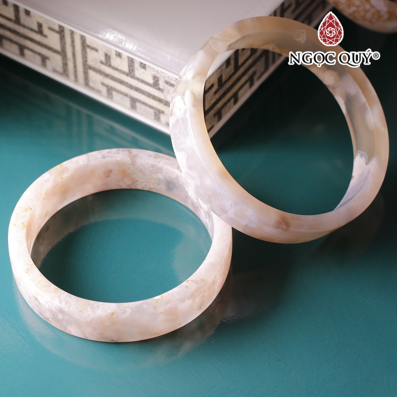 Vòng tay nguyên khối đá mã não hoa anh đào - Ngọc Quý Gemstones