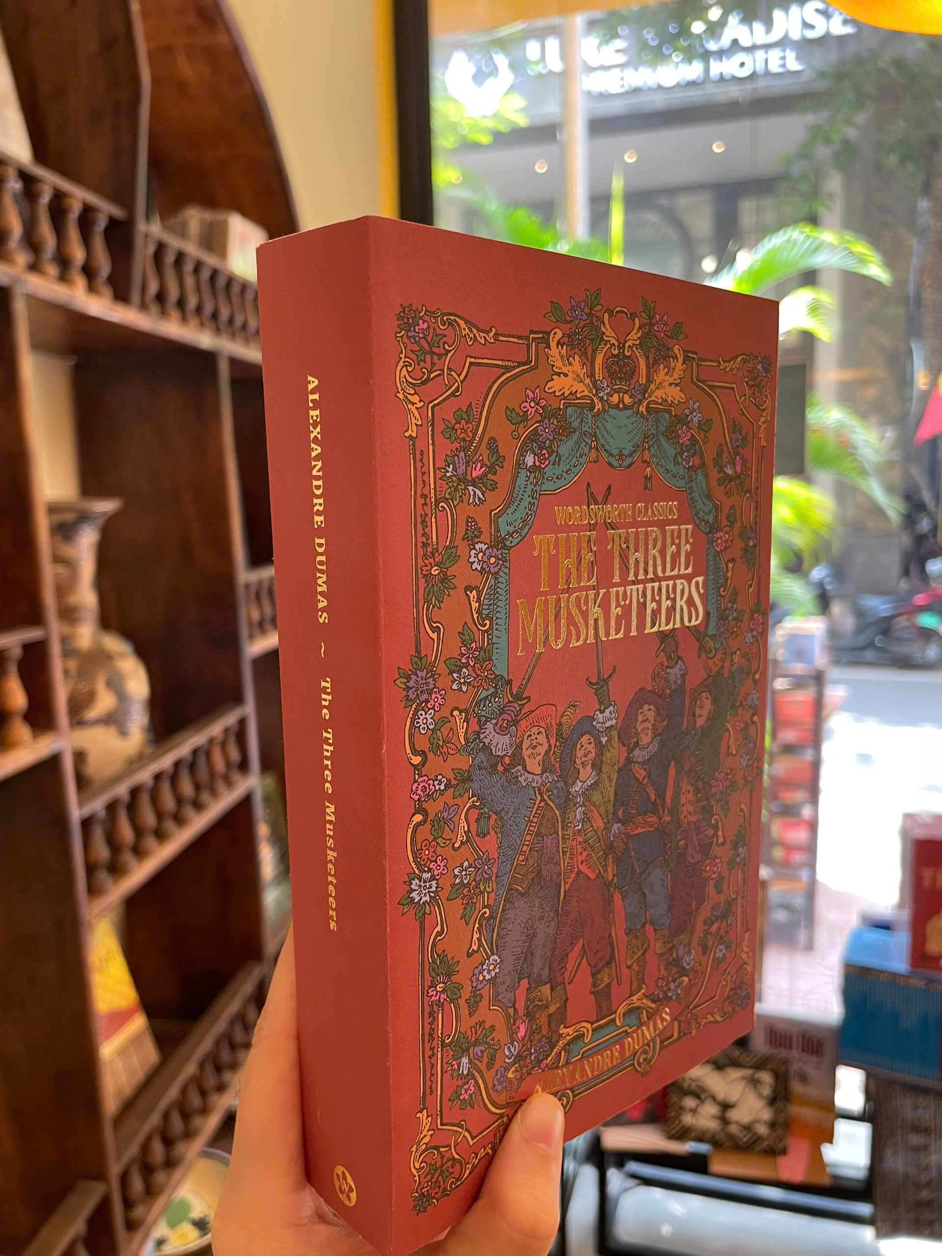Sách - The Three Musketeers by Alexandre Dumas - Classics/Fiction/Historical Fiction book in English