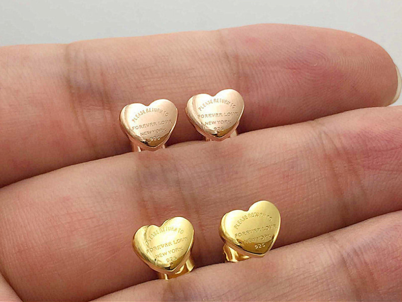 Bông Tai Nữ Hình Trái Tim Chất Liệu Thép Titan TT 0919 - 1 Cặp