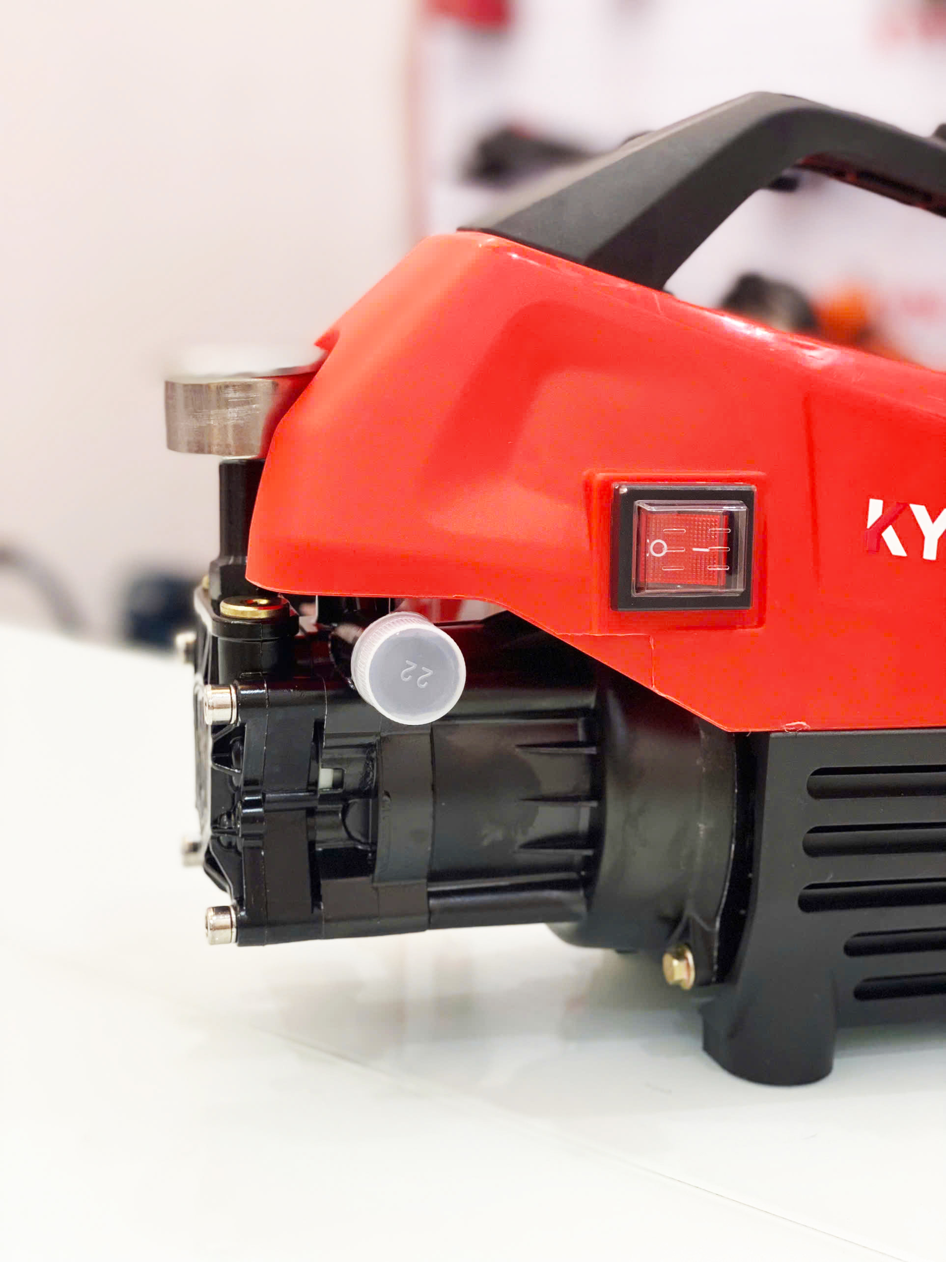 Máy rửa xe áp lực cao nhập khẩu chính hãng Kynko Kyntec KTW - 05 siêu bền