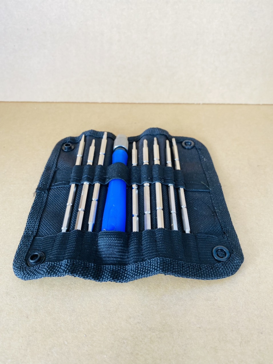 Bộ tua vít 16 đầu cao cấp có bao đựng