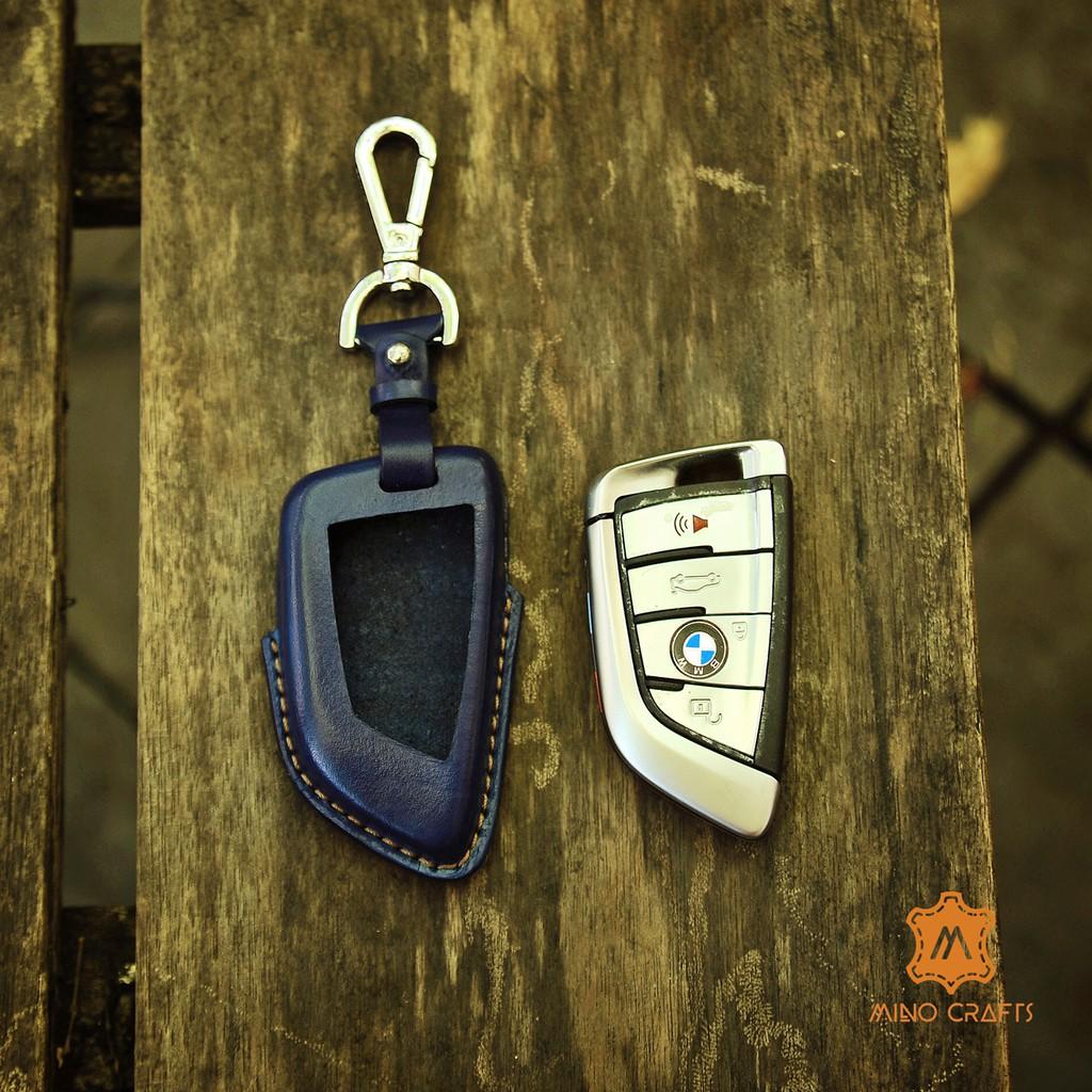 BAO DA BỌC CHÌA XE BMW CÓ MÓC KHÓA ĐEO HÔNG - BAO DA HANDMADE VỚI CHẤT LIỆU DA VEGTAN ĐƯỢC NHẬP KHẨU TRỰC TIẾP TỪ Ý