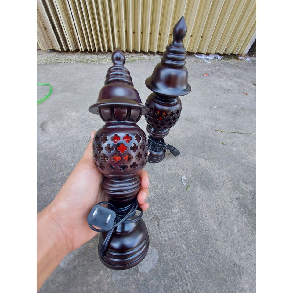 Cặp đèn thờ gỗ xà cừ cao 23cm