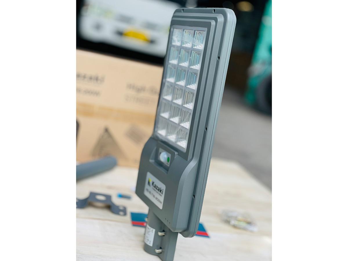 ĐÈN NĂNG LƯƠNG MẶT TRỜI KAZAKI KZ-SLT18-200W- HÀNG CHÍNH HÃNG