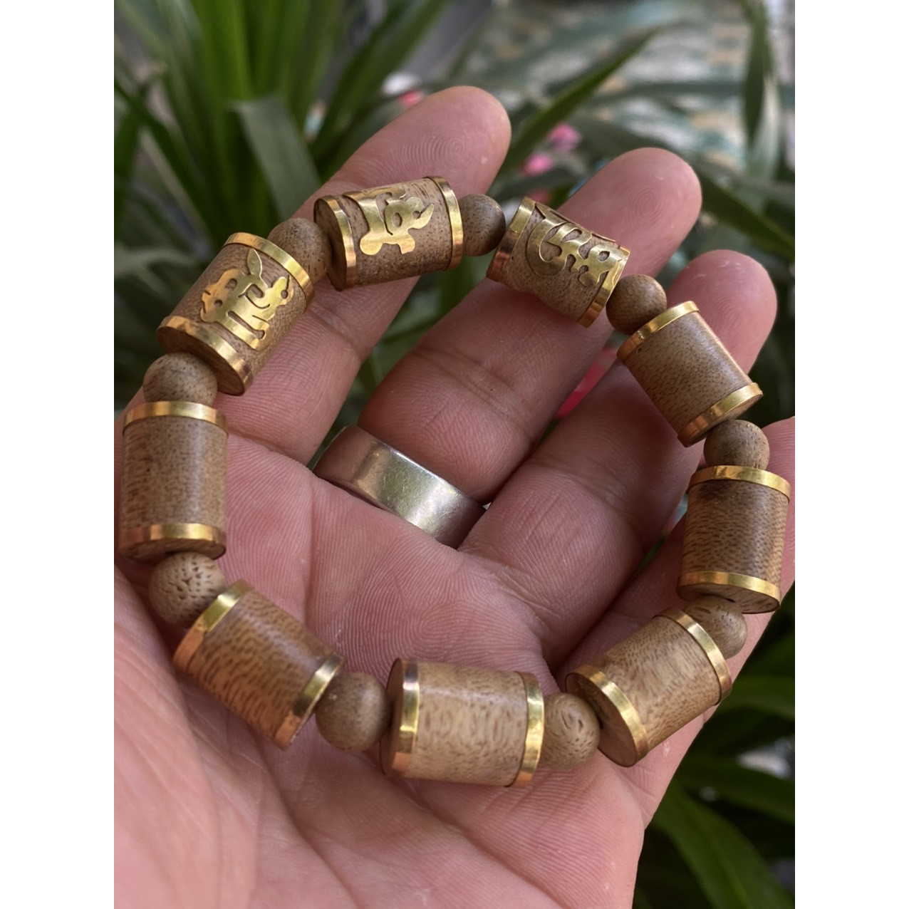 Vòng Tay Trầm Hương Tốc Việt được bọc Vàng Non chữ Phúc- Lộc- thọ/Trầm Hương Thanh Hùng