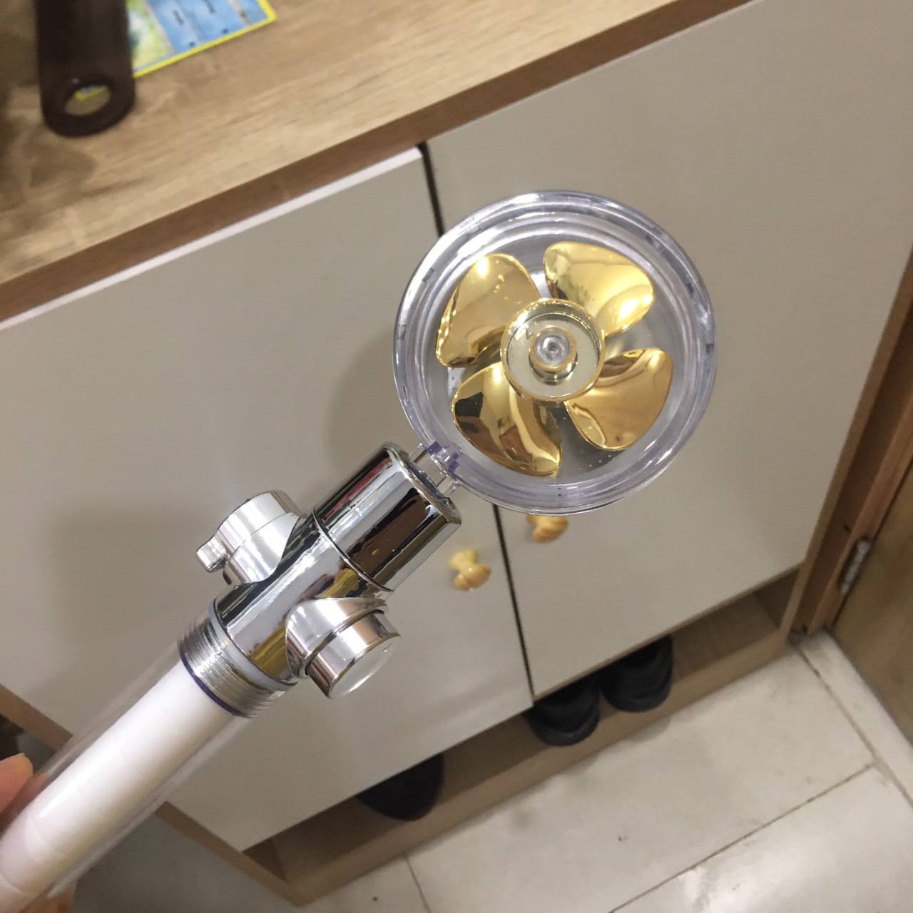Vòi sen phun nước siêu đẹp hàng loại 1, vòi sen cánh quạt tăng áp trẻ con người lớn đều thích