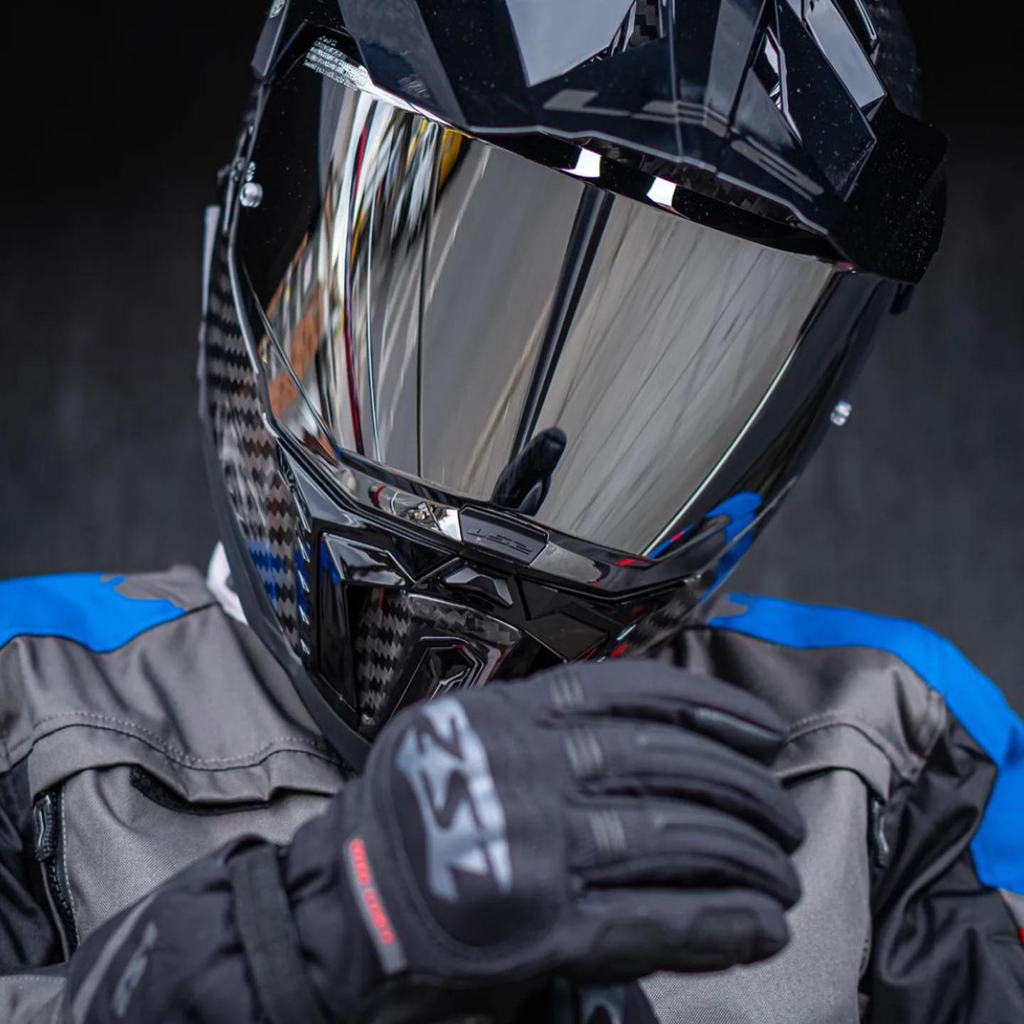 Mũ Bảo Hiểm Cào Cào LS2 MX701 Explorer Carbon