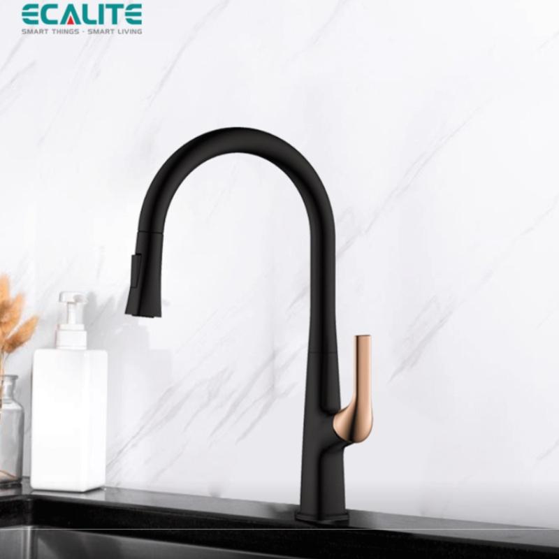 Vòi Rửa Chén Nóng Lạnh Ecalite EF-K569BR - Có Dây Rút - Điều Chỉnh Tia Nước - Đồng Thau Sơn Đen - Hàng Chính Hãng