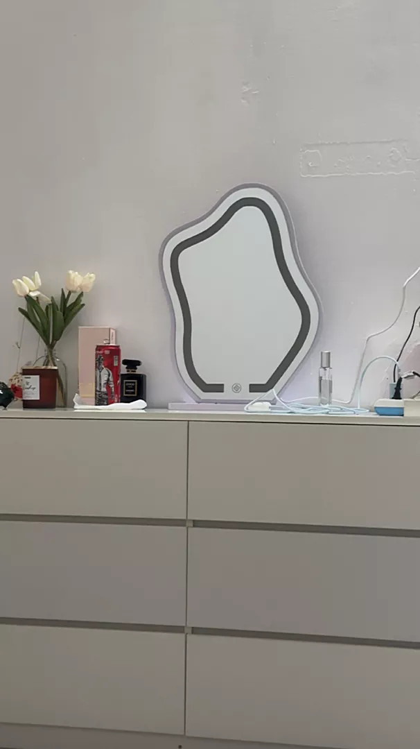 Gương led trang điểm hình đám mây dễ thương AP294