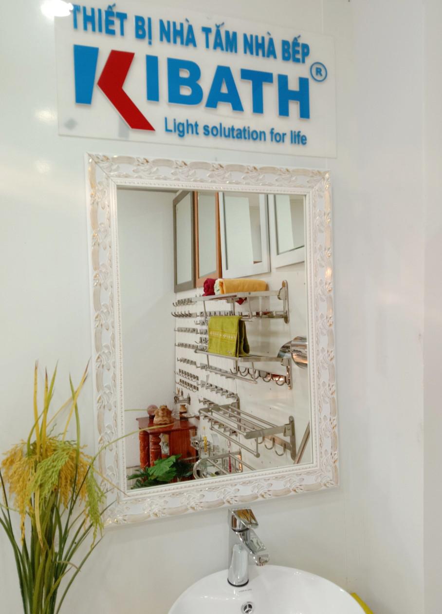 Gương soi Kibath khung màu trắng bảng 6 phân họa tiết vàng KT 60x80 cm KB-129