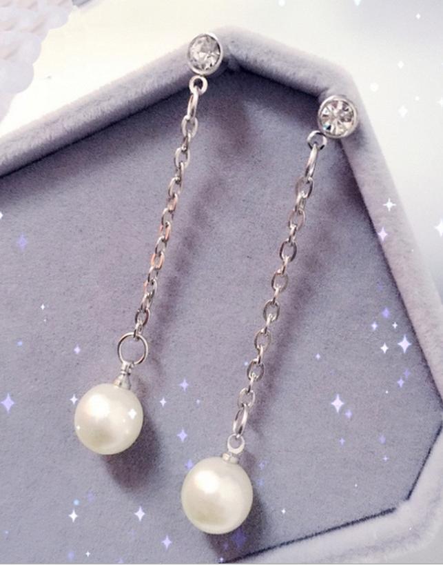 Khuyên tai dáng dài đính hạt trắng BT111