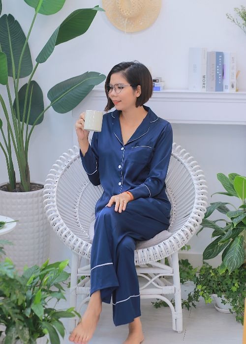 Bộ Pijama Lụa Cao Cấp Tay Dài Màu Xanh Navy