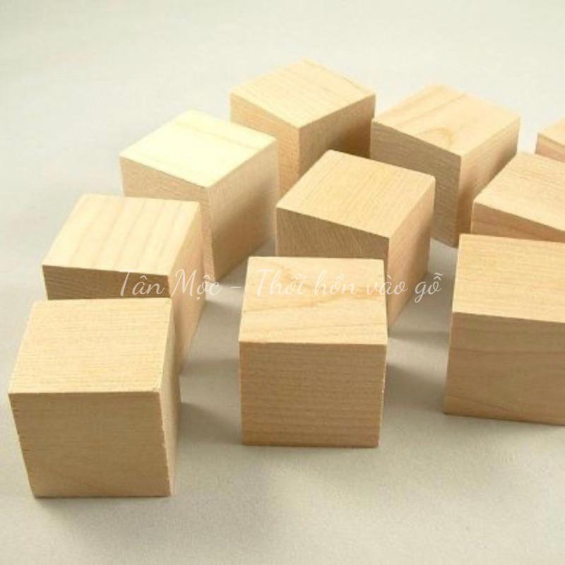 Khối vuông MỘC kích thước 2cm, xử lý bề mặt kỹ càng mịn đẹp