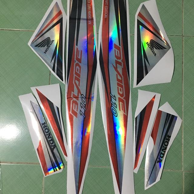 Tem blade đỏ bạc crom