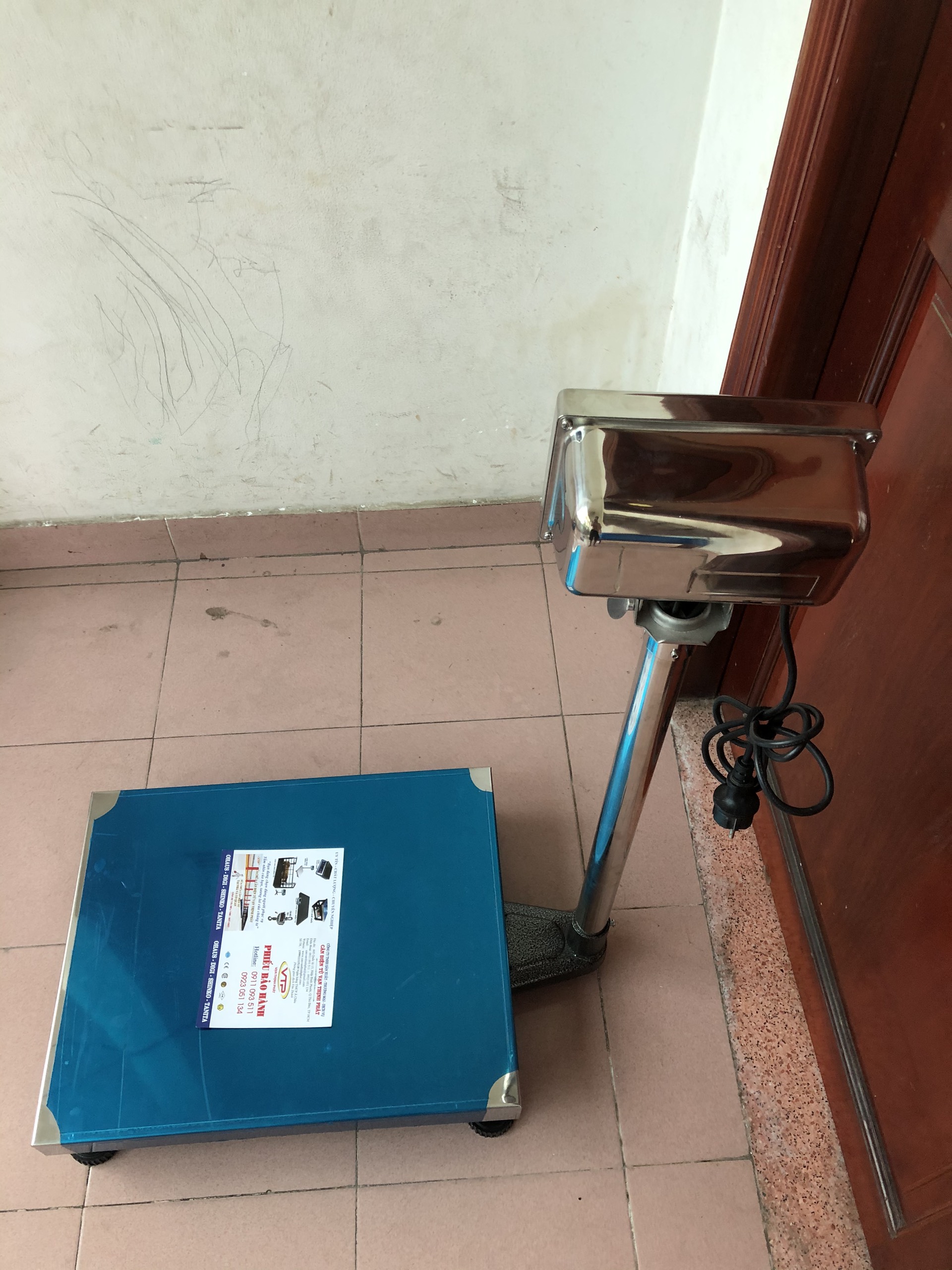 Cân Bàn Điện Tử JWI-520 100 KG
