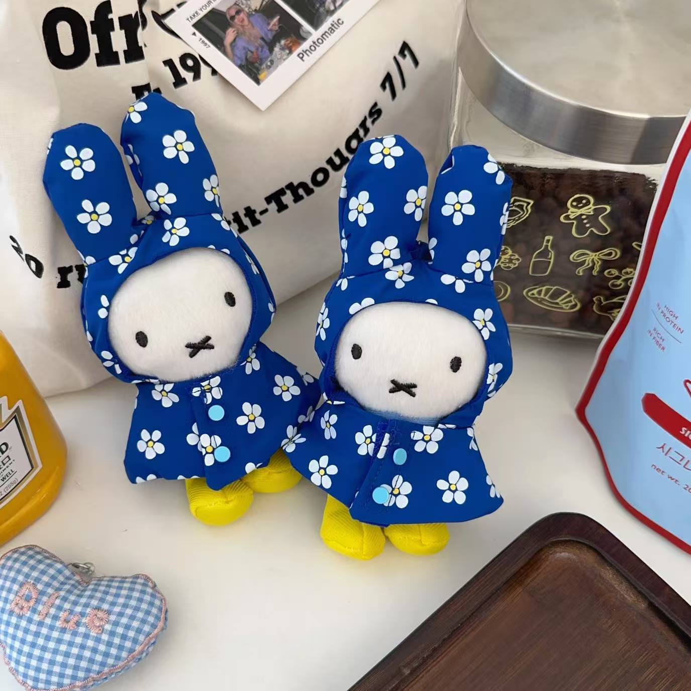 MIFFY móc khoá miffy gấu bông ship hoả tốc hcm Gấu bông Miffy Rainy Day Plushies 12cm