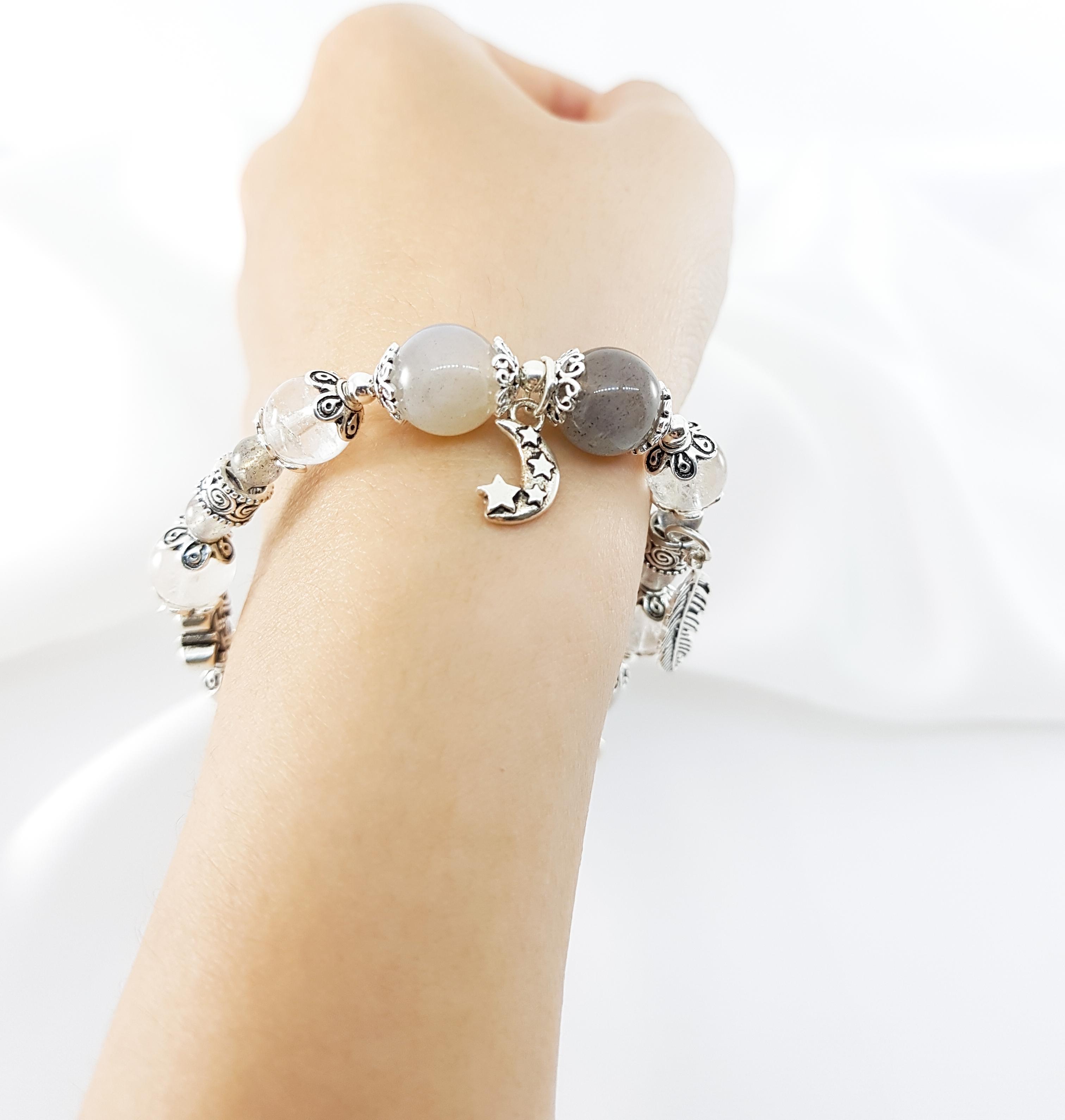 Vòng tay mệnh kim, thủy đá ưu linh trắng mix đá moonstone+ charm trắng, mây, lá
