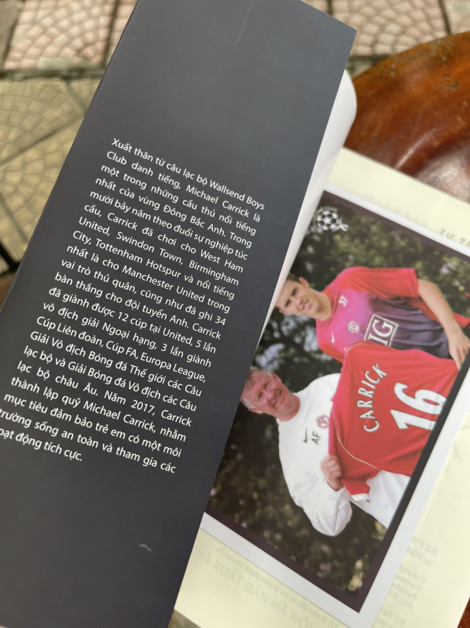 TỰ TRUYỆN MICHAEL CARRICK – Giữa Những Lằn Ranh – Michael Carrick – Việt Cường dịch – THBooks – NXB Hà Nội