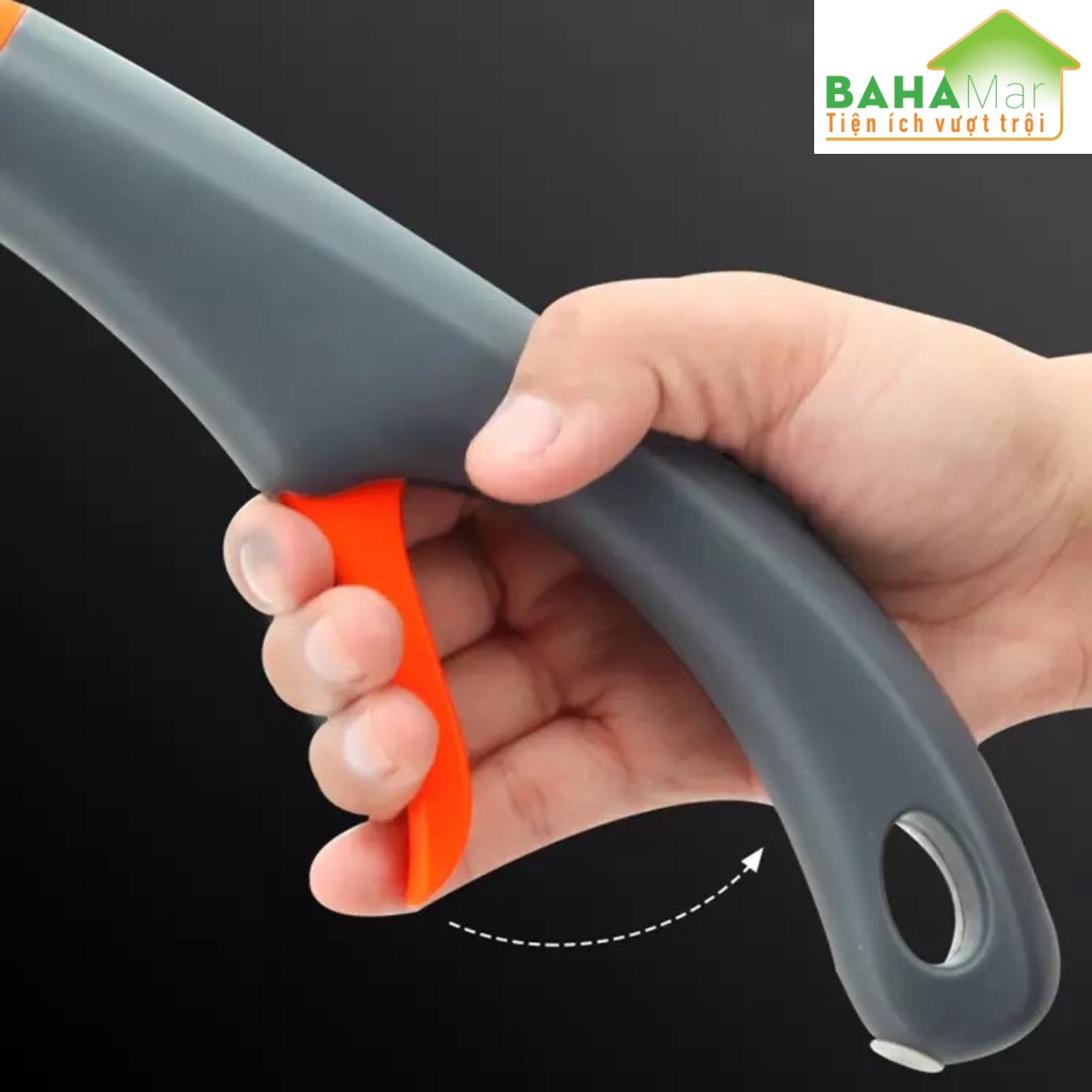 CÂY LAU KÍNH 3 TRONG 1 BAHAMAR rất tiện dụng khi tích hợp cả bình xịt gắn vào đầu cây lau có gạt kính và bông lau đồ